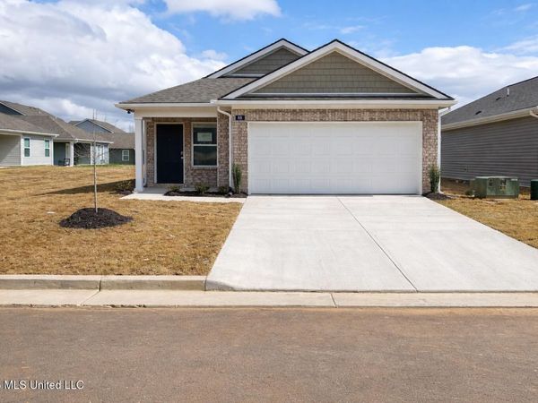 66 Sealy Drive, Byhalia, MS 38611