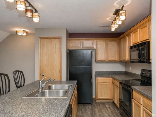 4814 NE Grove Lane, Ankeny, IA 50021