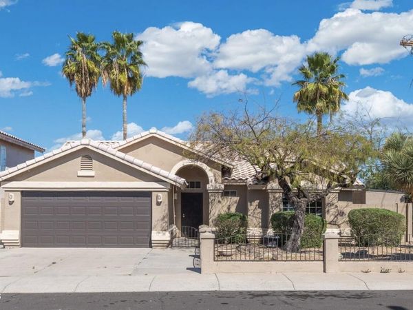 1304 W BLUEFIELD Avenue, Phoenix, AZ 85023