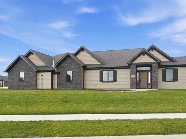 2088 Seward Lake Pass, Fort Wayne, IN 46814