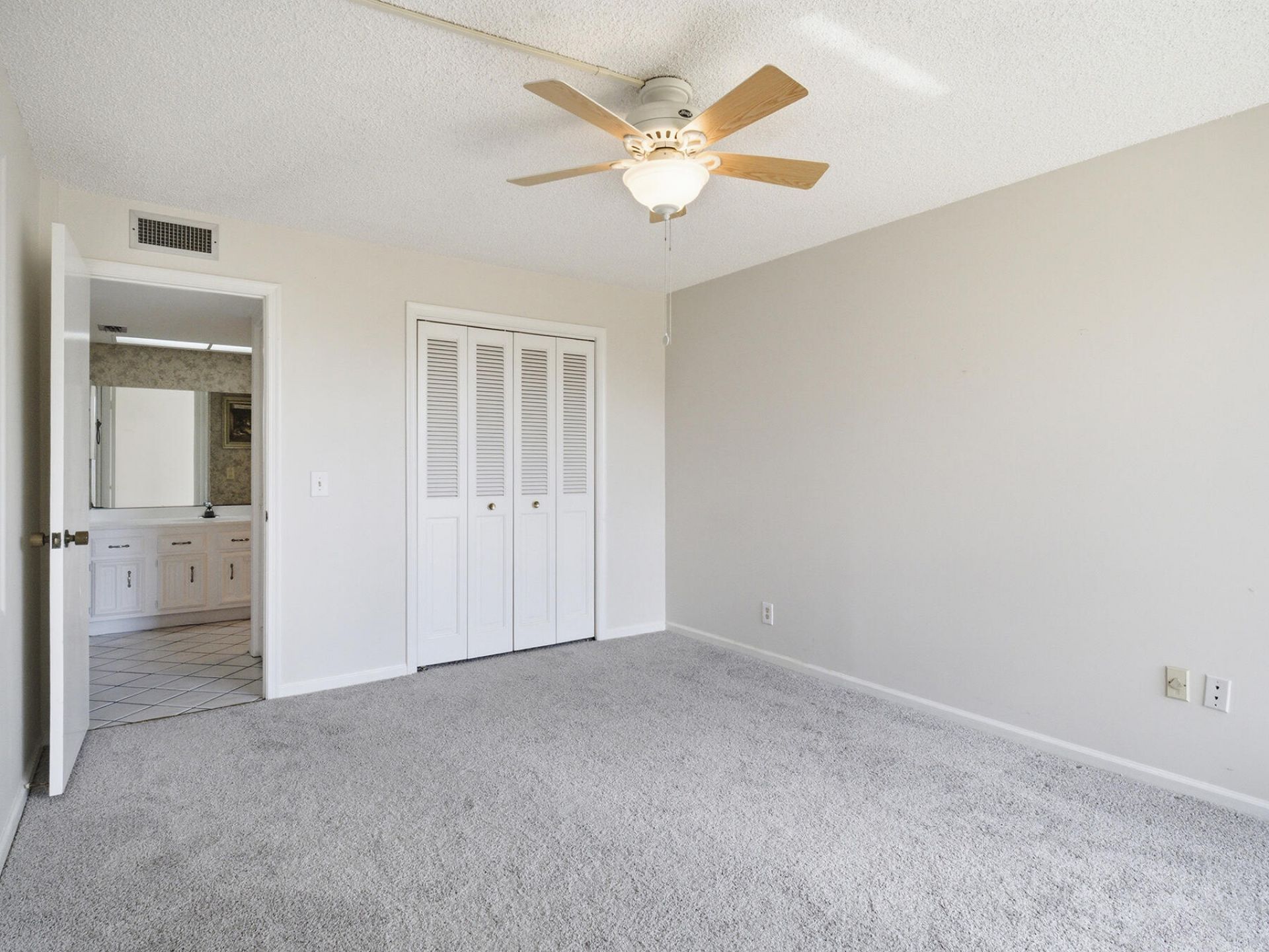 5390 Woodland Lakes Drive, Unit 104, Palm Beach Gardens, FL 33418 Photo