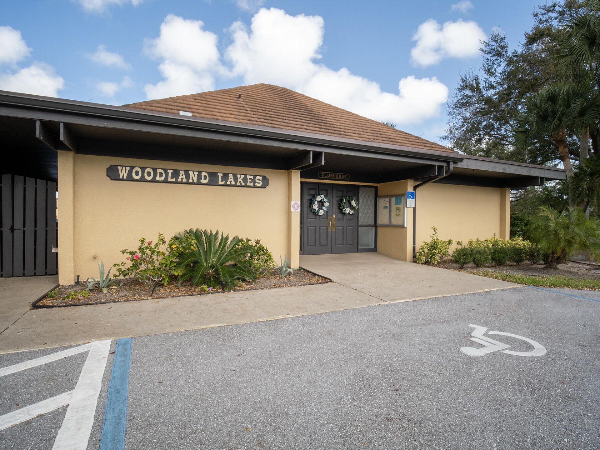 5390 Woodland Lakes Drive, Unit 104, Palm Beach Gardens, FL 33418 Photo