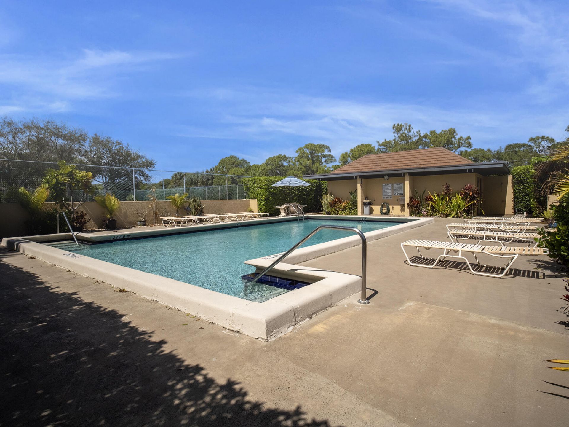 5390 Woodland Lakes Drive, Unit 104, Palm Beach Gardens, FL 33418 Photo