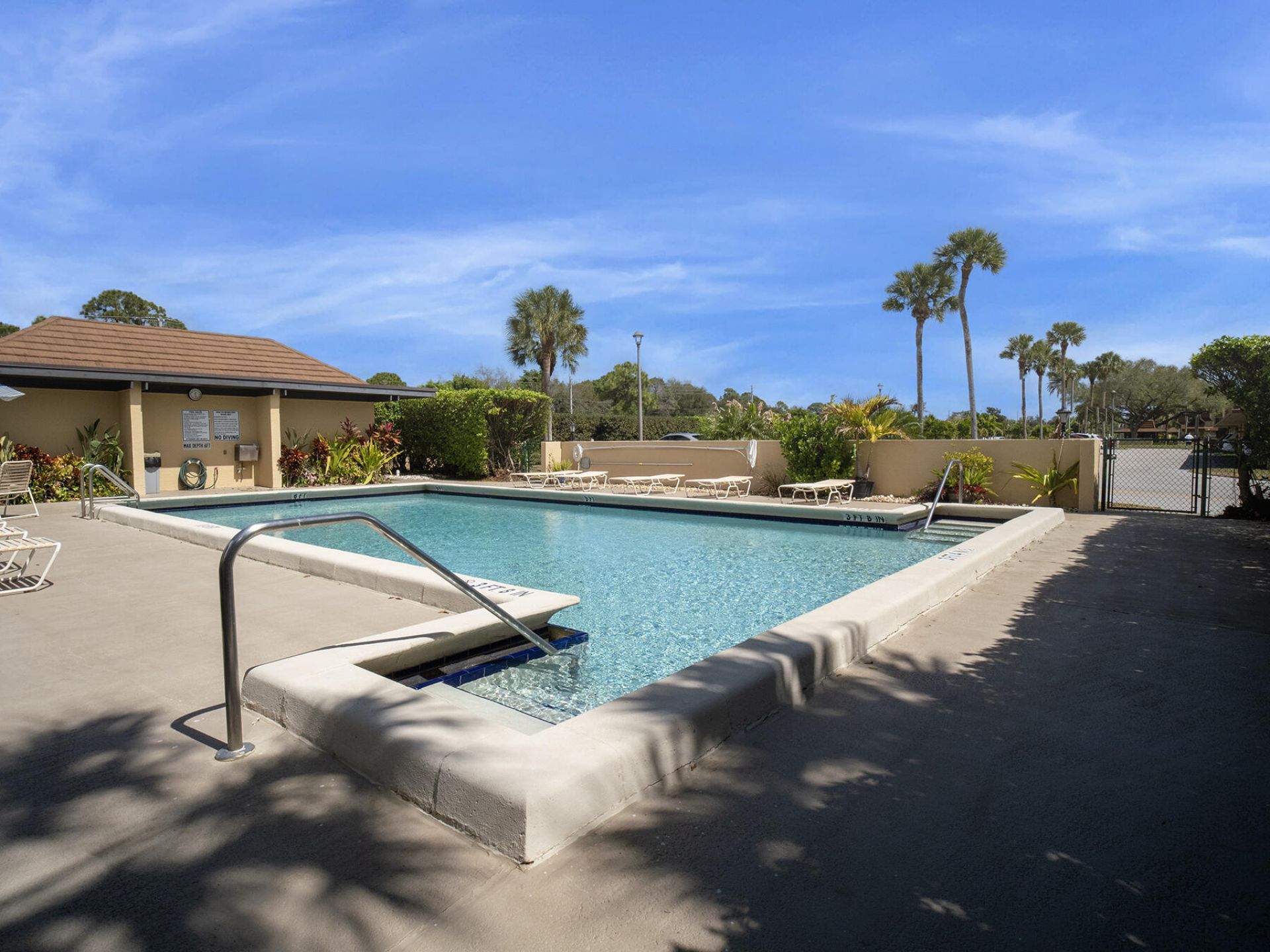 5390 Woodland Lakes Drive, Unit 104, Palm Beach Gardens, FL 33418 Photo