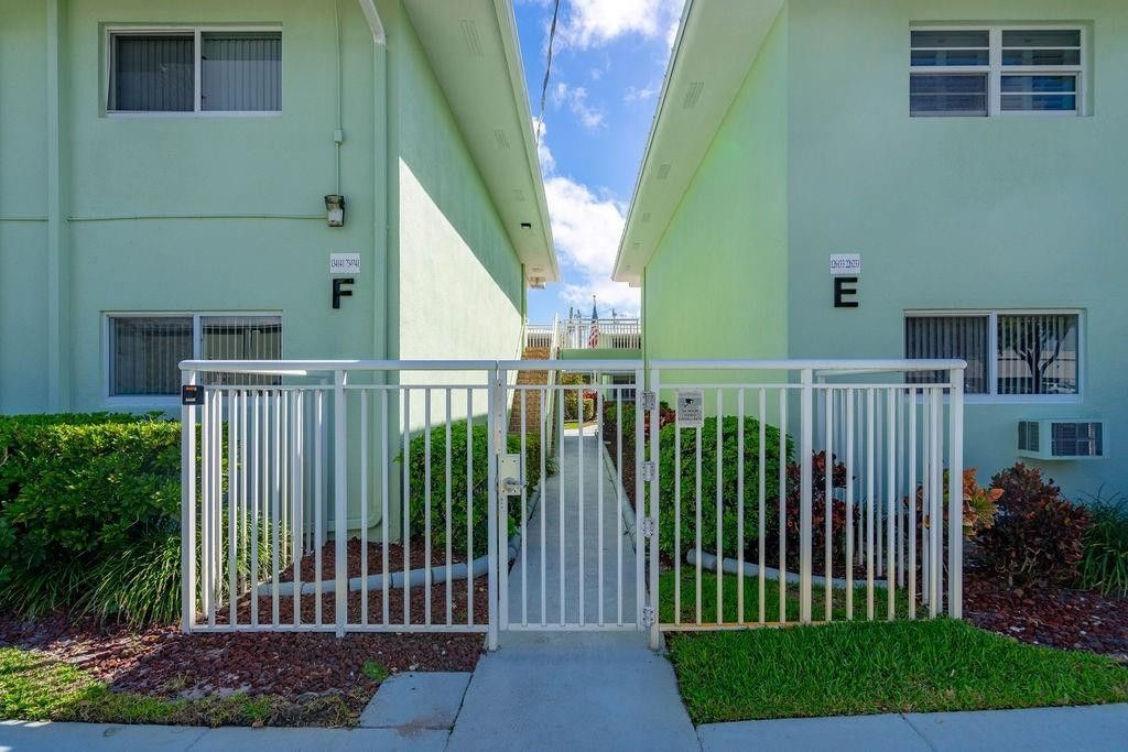 2100 NE 38th Street, Unit 229, Lighthouse Point, FL 33064 Photo