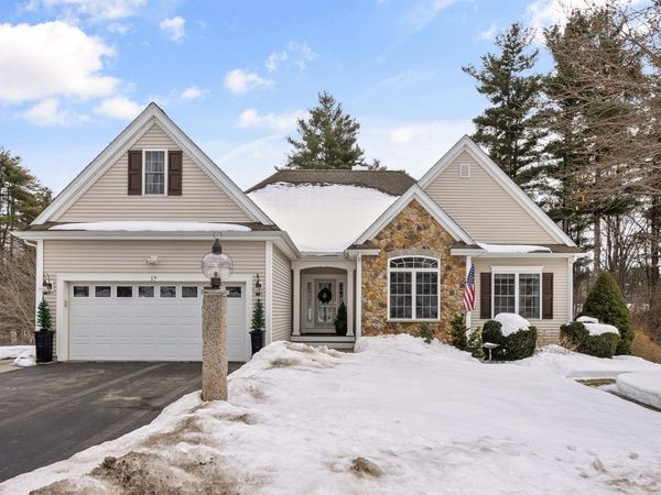17 Canterbury Court, Salem, NH 03079
