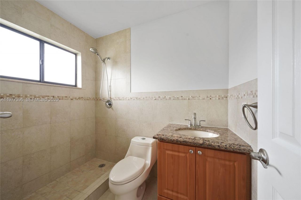 6041 W 24th Ave , Unit B-202, Hialeah, FL 33016 Photo