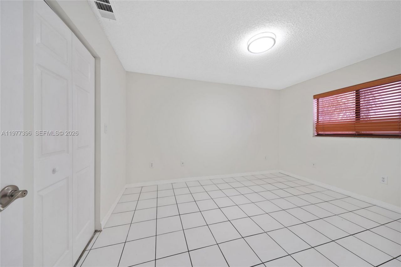 6041 W 24th Ave , Unit B-202, Hialeah, FL 33016 Photo