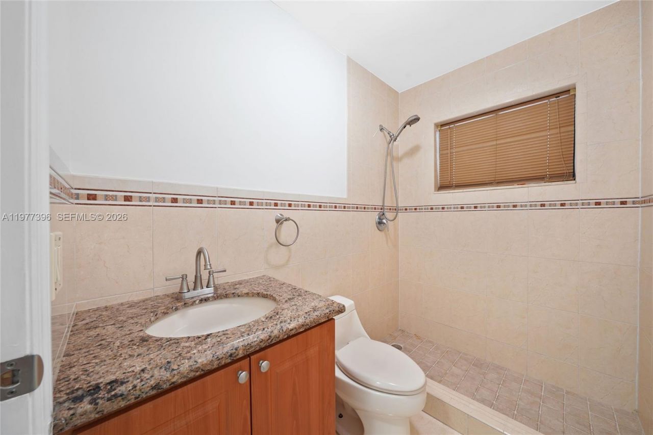 6041 W 24th Ave , Unit B-202, Hialeah, FL 33016 Photo