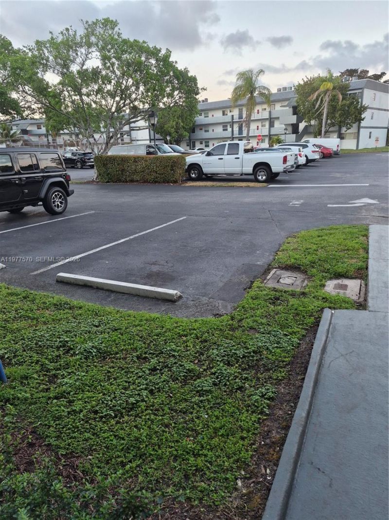 8300 Sands Point Blvd, Unit K106, Tamarac, FL 33321 Photo