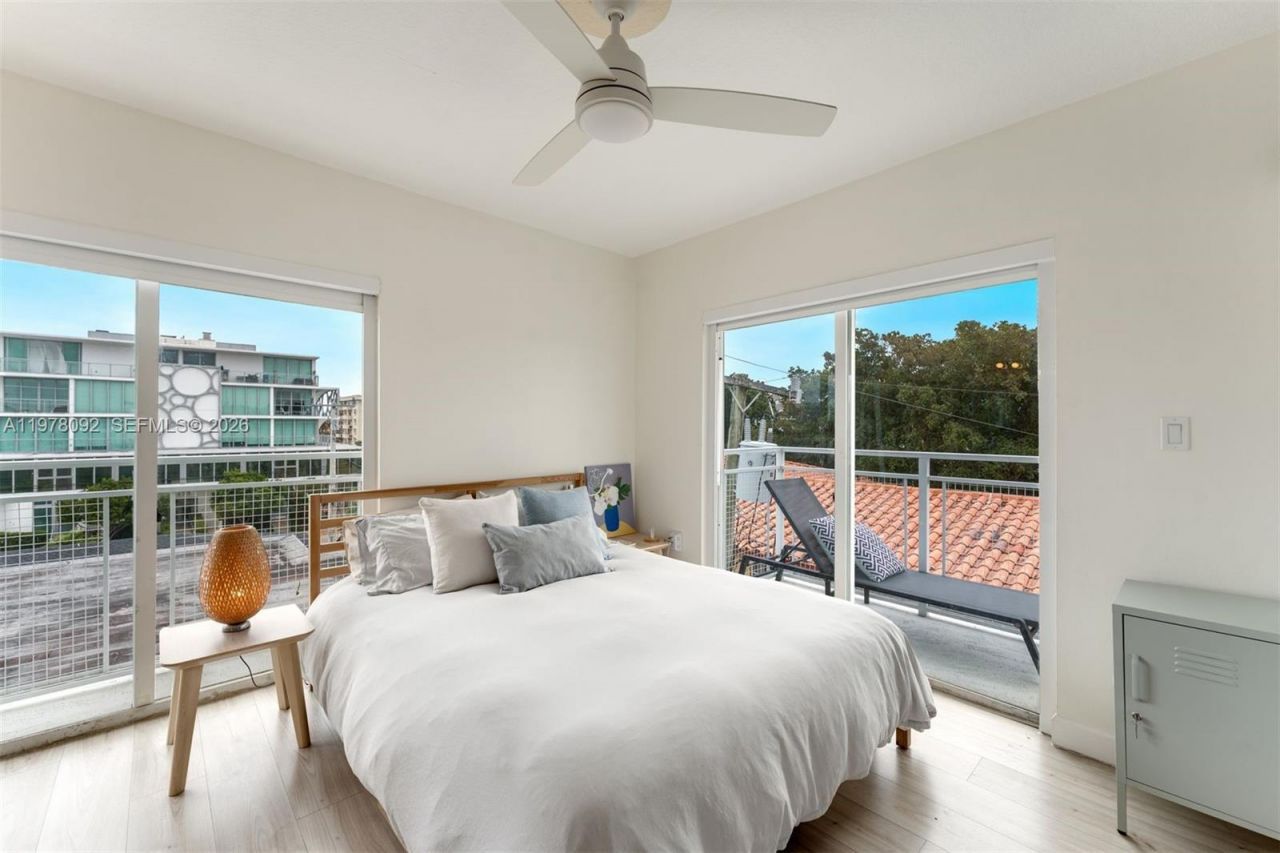 630 85th St, Unit 205, Miami Beach, FL 33141 Photo