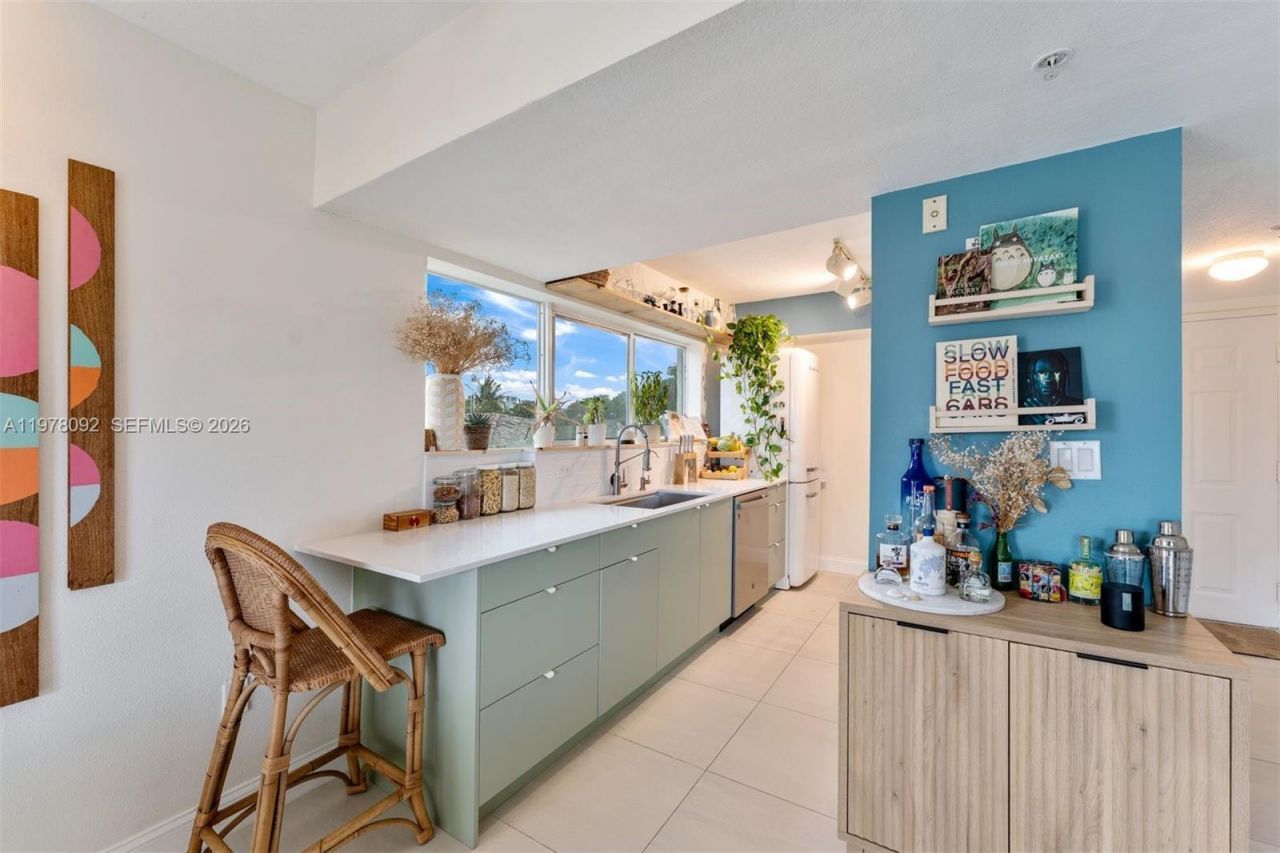 630 85th St, Unit 205, Miami Beach, FL 33141 Photo