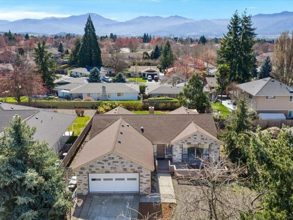 3208 Burton Drive, Medford, OR 97504