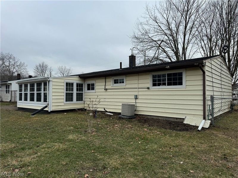 3153 Polly Road, Ravenna, OH 44266 Photo 3