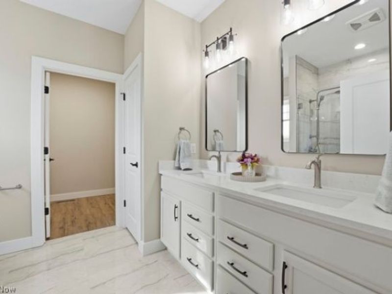 911 Dogwood Drive, Hubbard, OH 44425 Photo 19