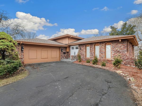 3518 S Manor Drive , Lansing, IL 60438