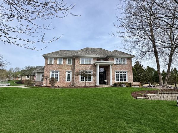 923 N Evergreen CIRCLE, Hartland, WI 53029