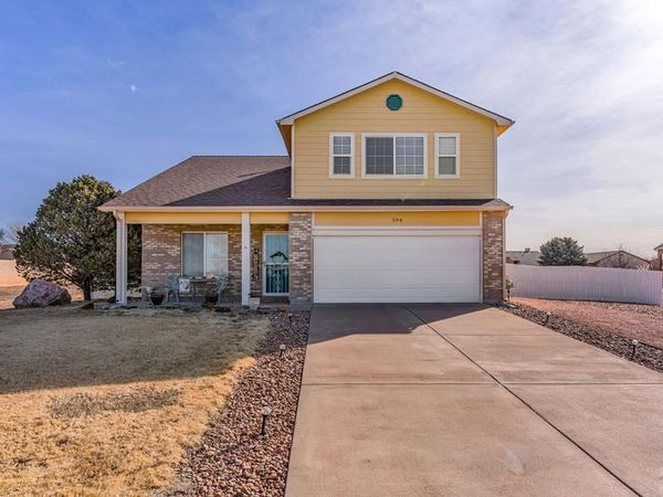 594 S Hook Dr, Pueblo West, CO 81007