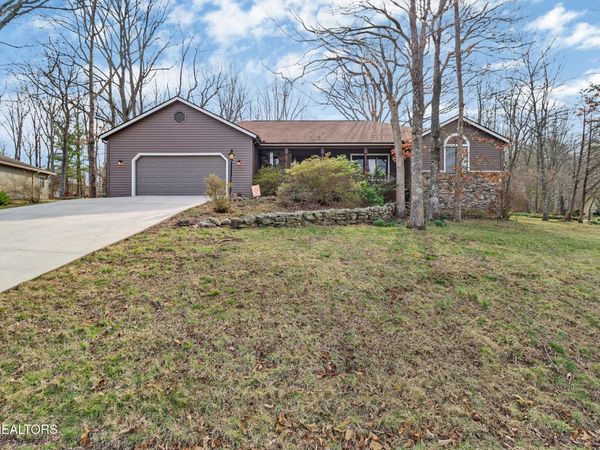 31 Kingsboro Lane, Crossville, TN 38558