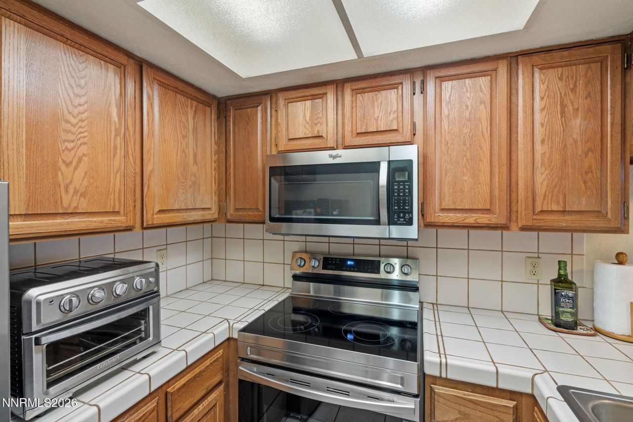 3095 Lakeside Drive, Reno, NV 89509 Photo