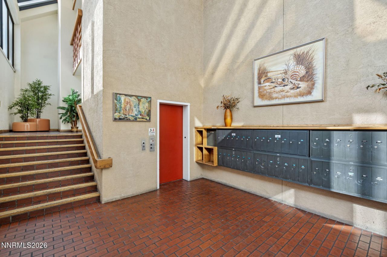 3095 Lakeside Drive, Reno, NV 89509 Photo