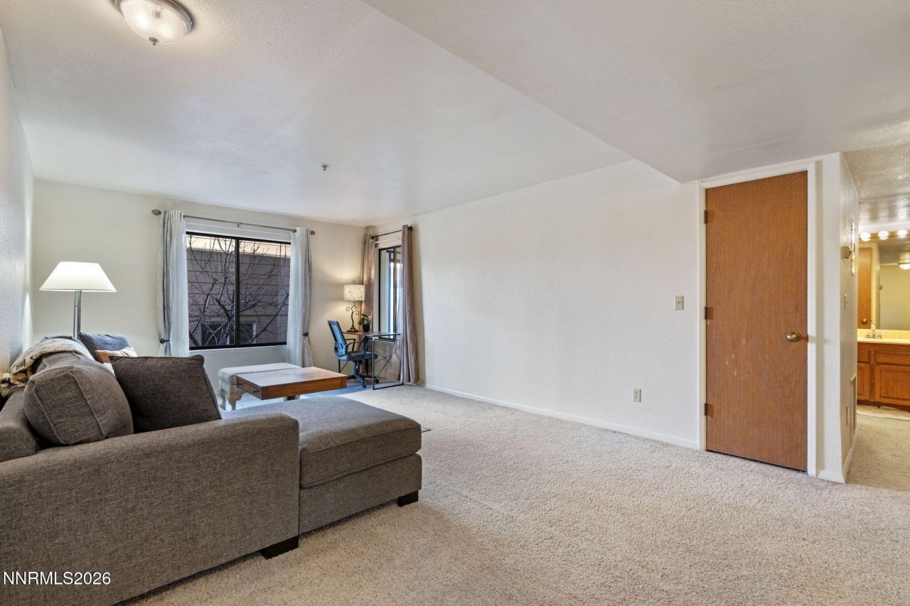 3095 Lakeside Drive, Reno, NV 89509 Photo