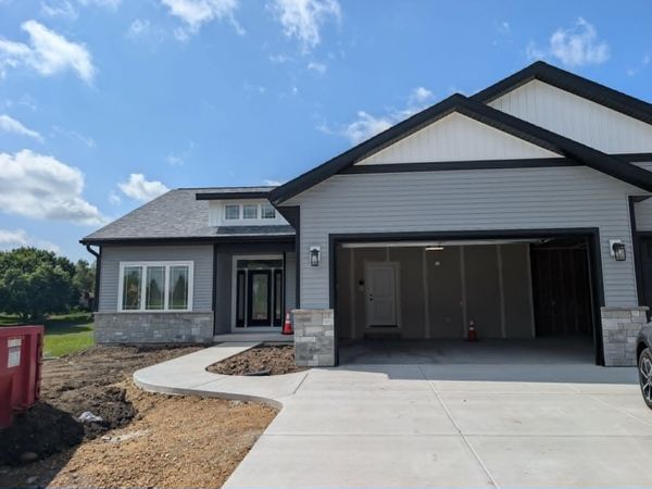 445 Foxfield Court, Oregon, WI 53575