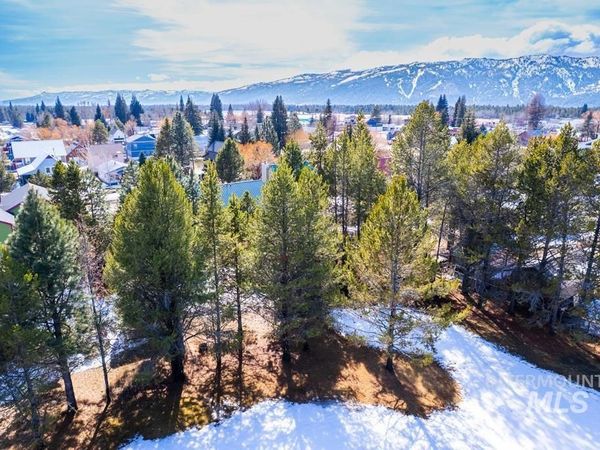 361 Payette Street, Donnelly, ID 83638