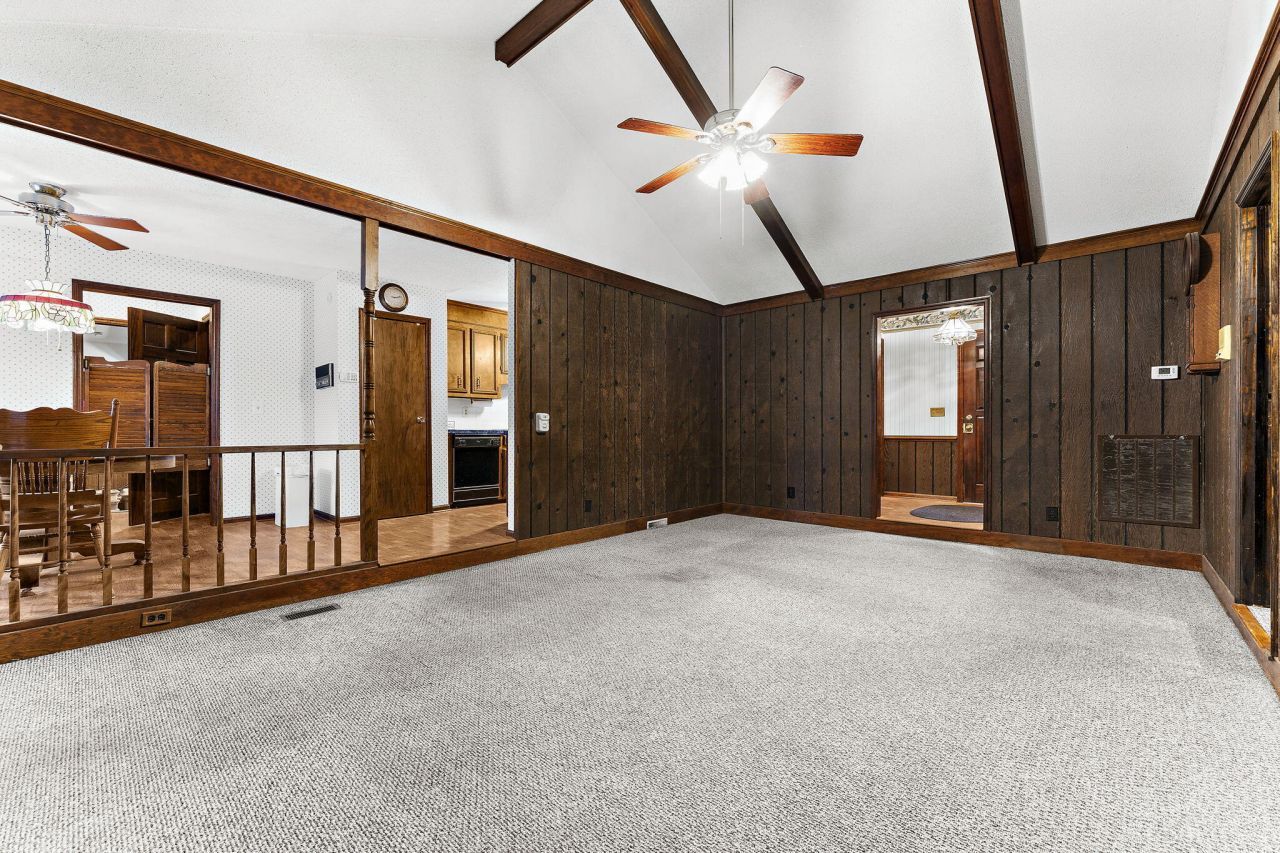 100 Flicker Lane Photo 11