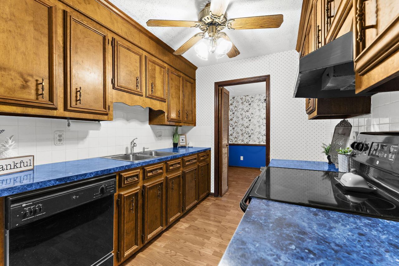 100 Flicker Lane Photo 15