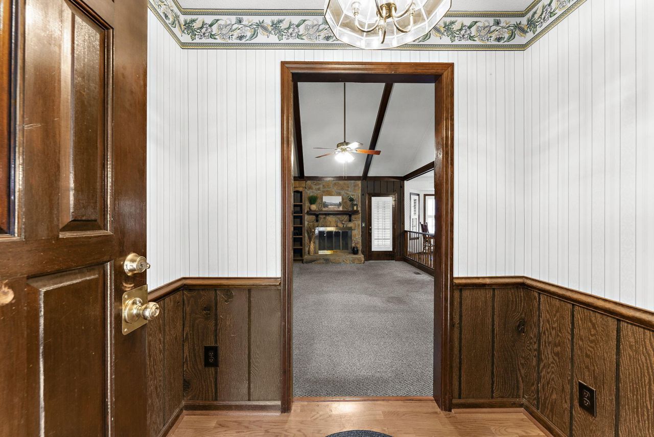 100 Flicker Lane Photo 9