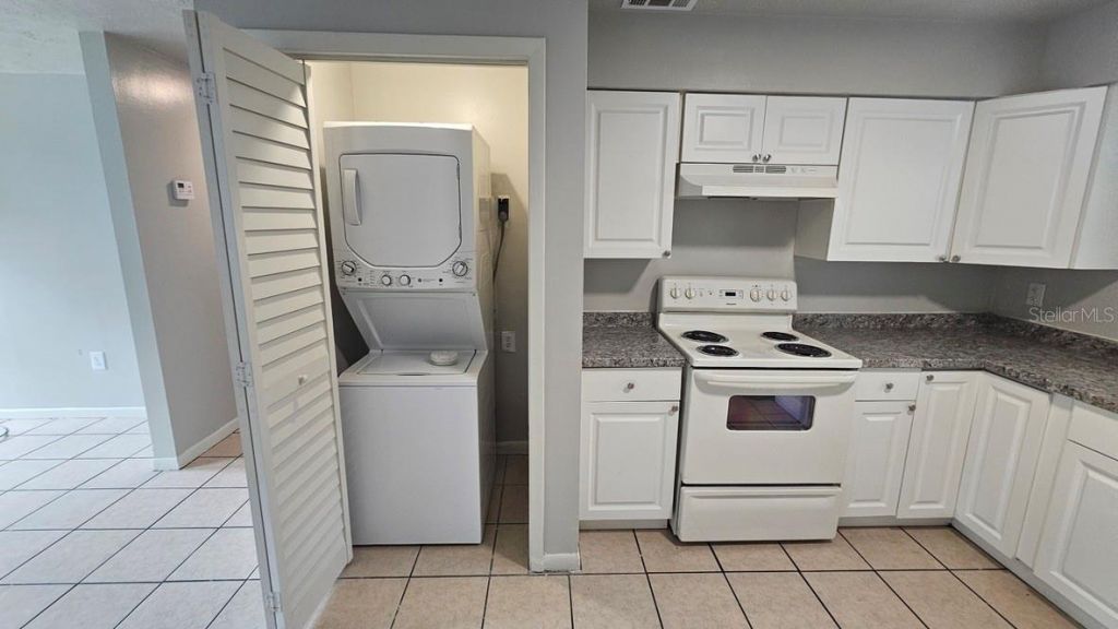 10405 N Jasmine Avenue, Tampa, FL 33612 Photo