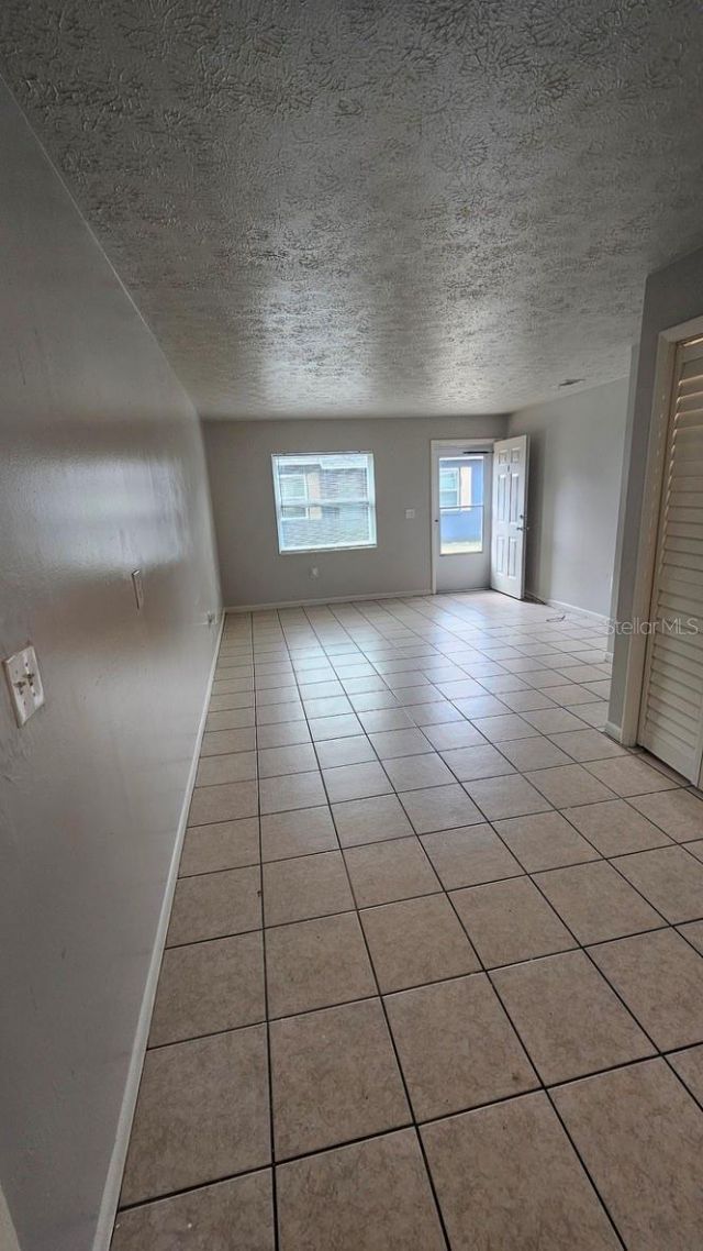 10405 N Jasmine Avenue, Tampa, FL 33612 Photo