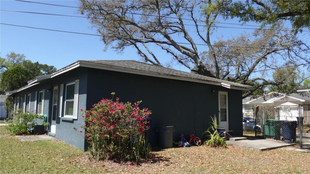 10405 N Jasmine Avenue, Tampa, FL 33612 Photo