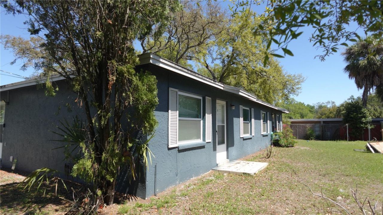 10405 N Jasmine Avenue, Tampa, FL 33612 Photo
