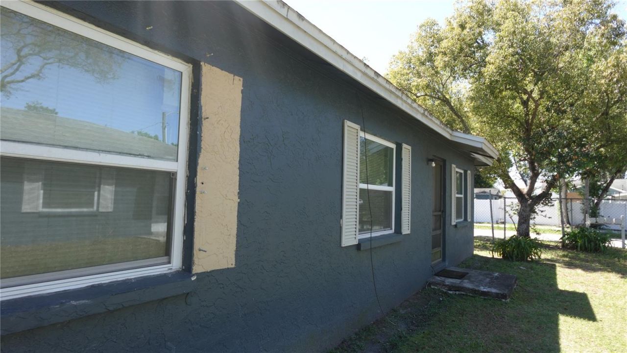 10405 N Jasmine Avenue, Tampa, FL 33612 Photo