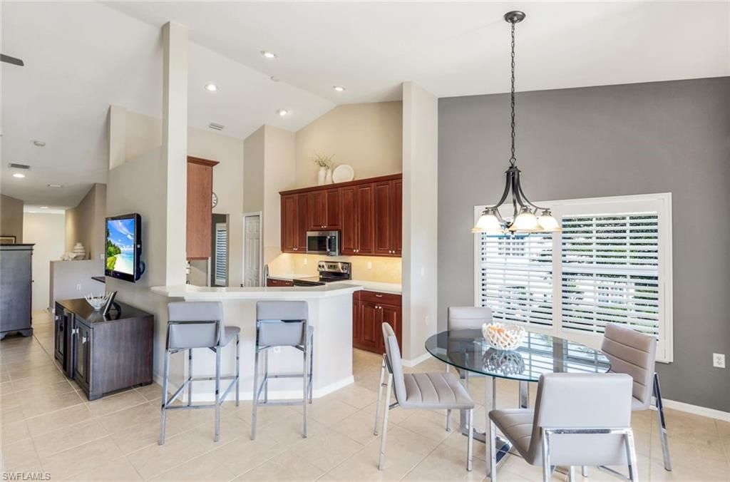 6360 Lexington Ct, Unit 201, Naples, FL 34110 Photo