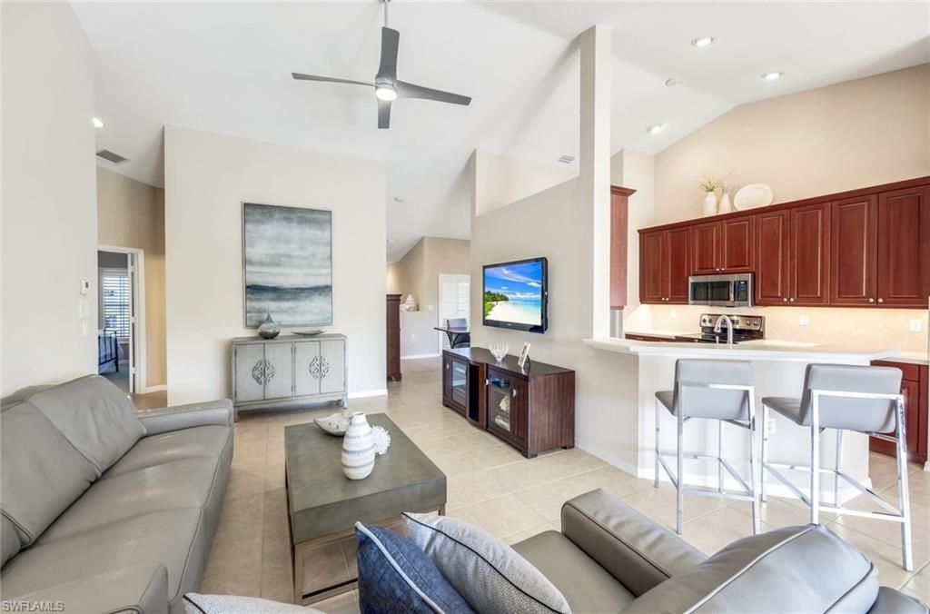 6360 Lexington Ct, Unit 201, Naples, FL 34110 Photo