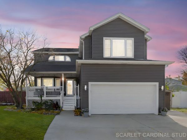 222 Meadows Drive, Sugar Grove, IL 60554