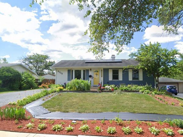 2713 Forest Glen Parkway , Woodridge, IL 60517