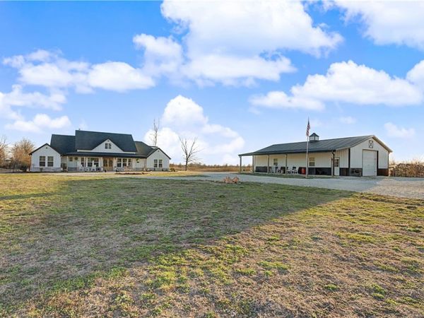 717-719 Evening Star Road, Bentonville, AR 72713