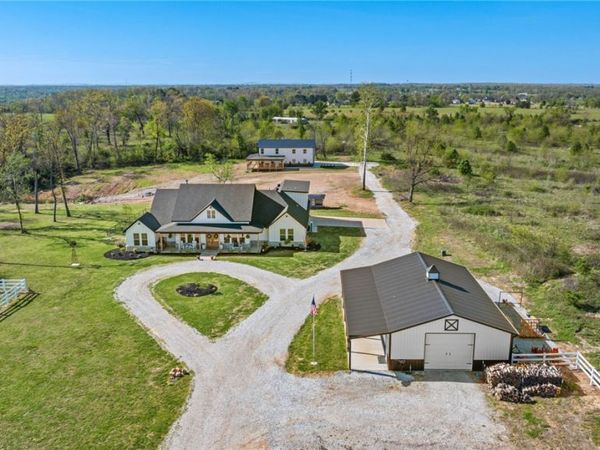 717 Evening Star Road, Bentonville, AR 72713