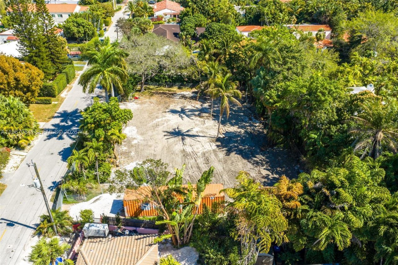 2880 Fairgreen Dr, Miami Beach, FL 33140 Photo