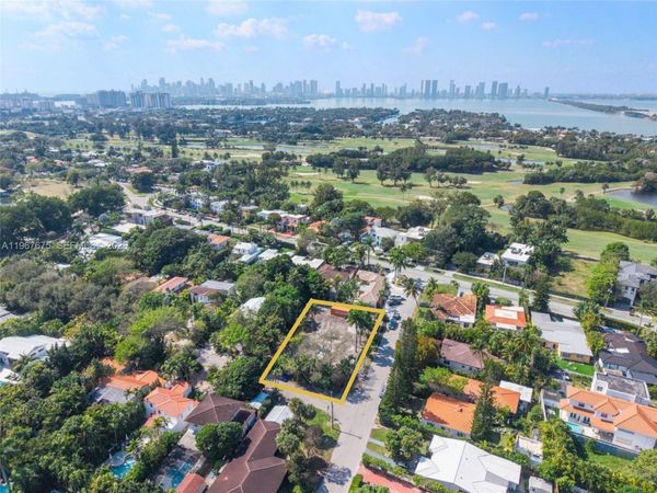 2880 Fairgreen Dr , Miami Beach, FL 33140