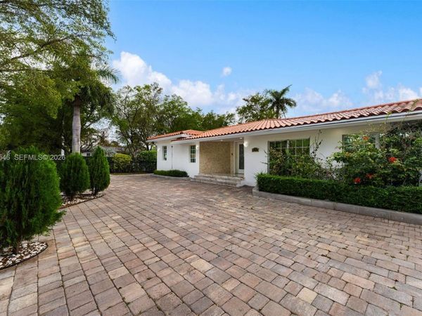 400 SW 24th Rd, Miami, FL 33129