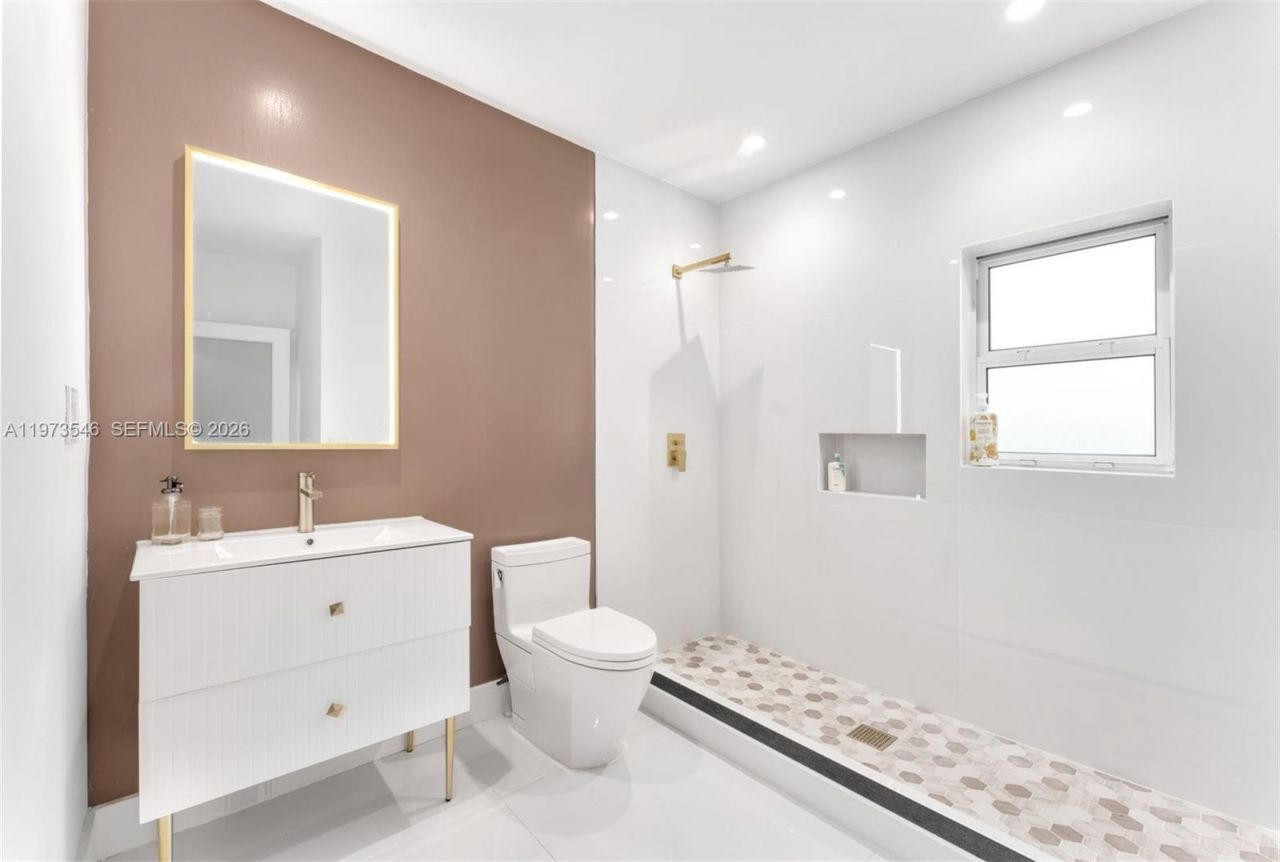 400 SW 24th Rd, Miami, FL 33129 Photo