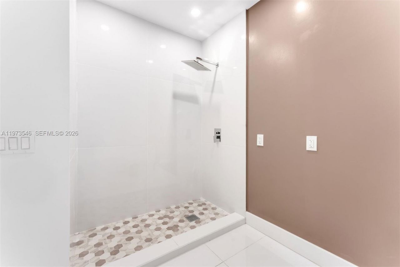 400 SW 24th Rd, Miami, FL 33129 Photo