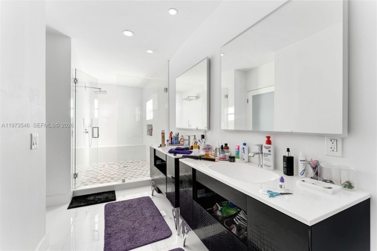 400 SW 24th Rd, Miami, FL 33129 Photo