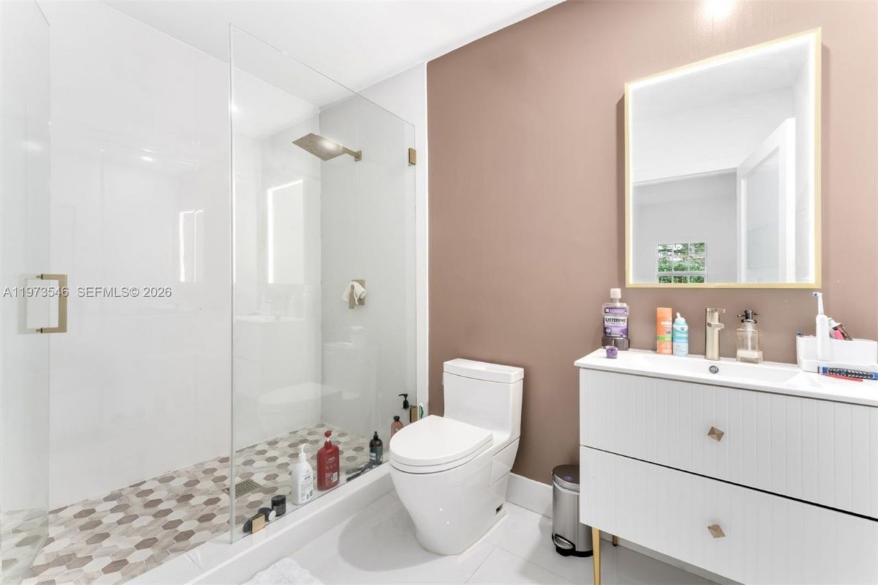 400 SW 24th Rd, Miami, FL 33129 Photo