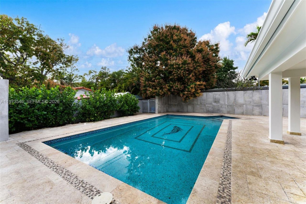 400 SW 24th Rd, Miami, FL 33129 Photo